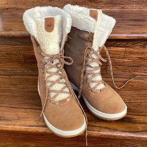 Like new UGG Lakesider Tall Boots. Women’s 9.5